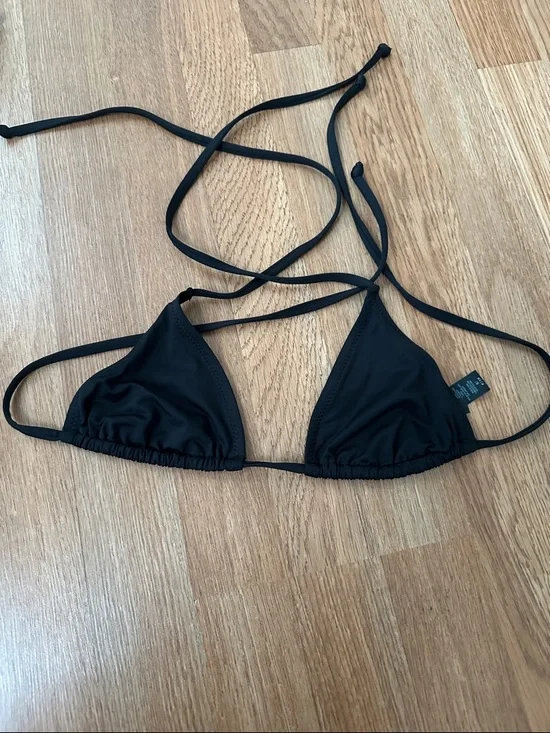 SKIMS Black Triangle String Bikini Top - Picture 1 of 2